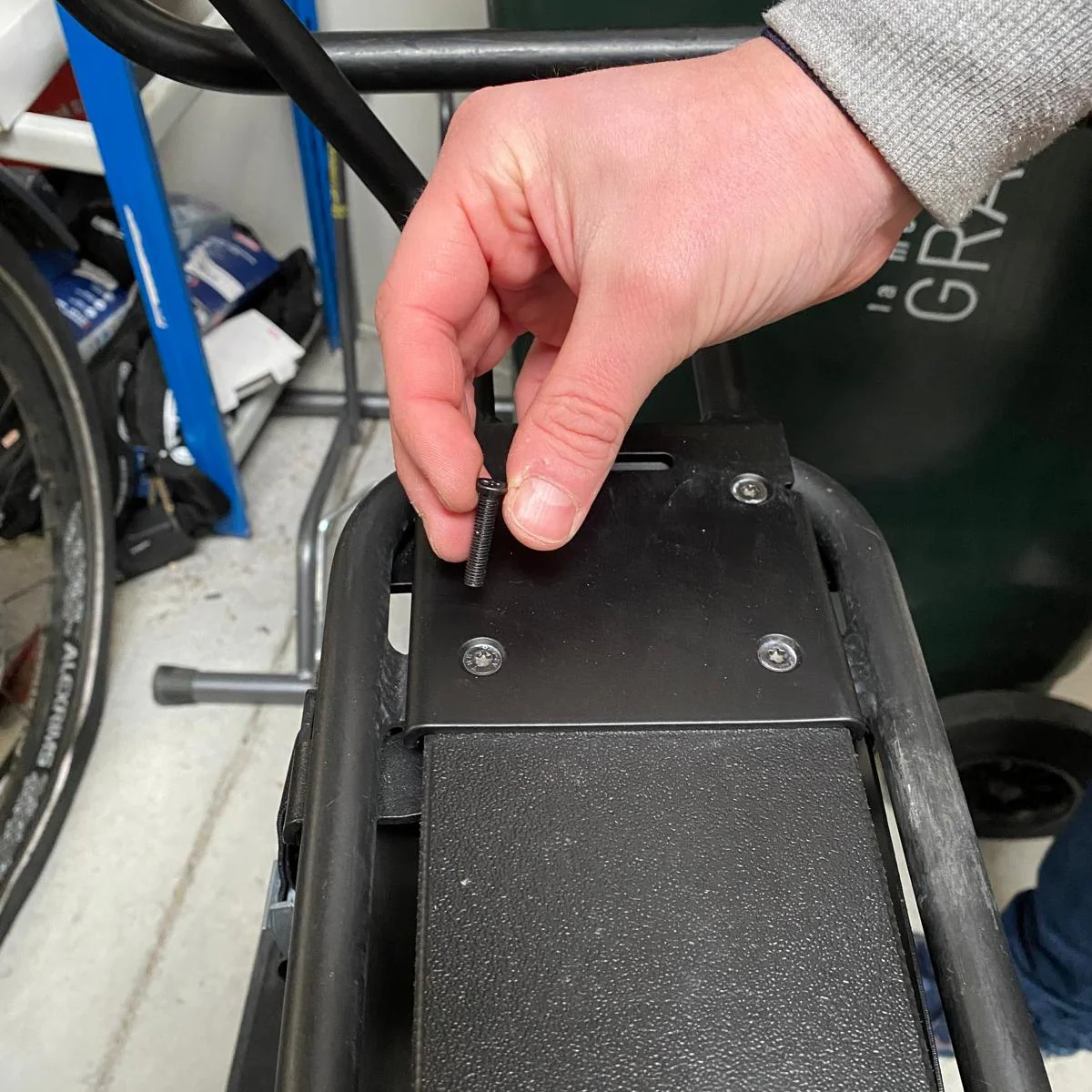 Vis tête fraisée pour plateau porte bagages avant, plateau arrière, kit safety bar, etc - Riese & Müller – Image 2